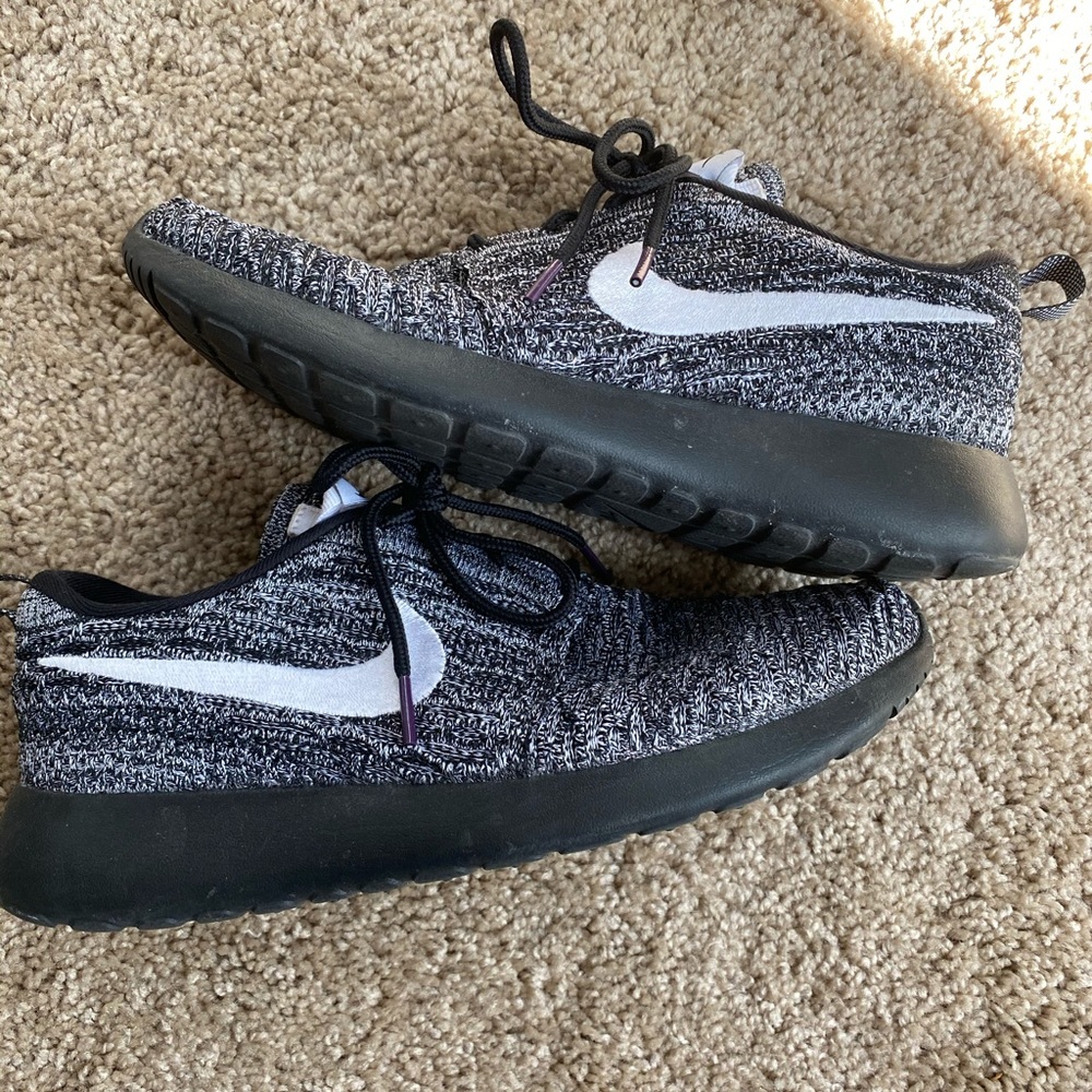 Nike tennis shoes